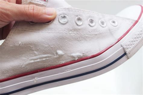 cleaning converse with baking soda.